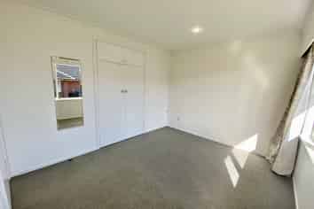 1/130 St Johns Road, Meadowbank