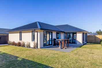 12 Waimarie Street, Pegasus