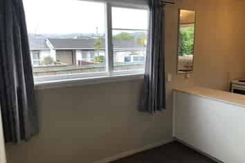 1/142 Main Road, Redcliffs