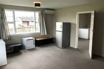 1/142 Main Road, Redcliffs