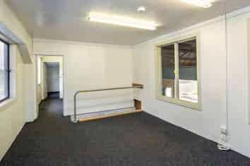 Industrial Warehouse/Workshop for Lease