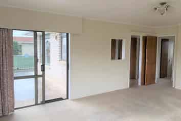 15 Lindsey Crescent, Springvale