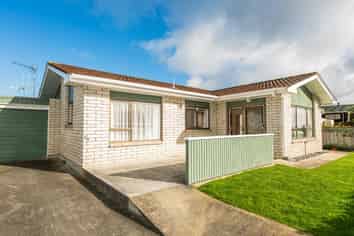 15 Lindsey Crescent, Springvale