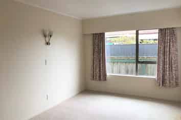 15 Lindsey Crescent, Springvale