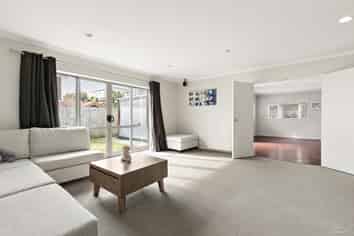 12 Mulu Place, Albany