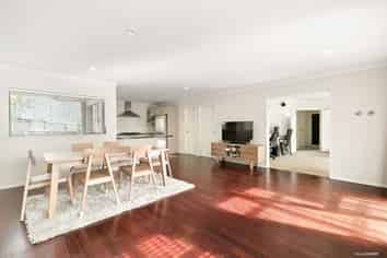 12 Mulu Place, Albany