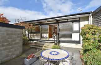 2/163 Queens Drive, Windsor