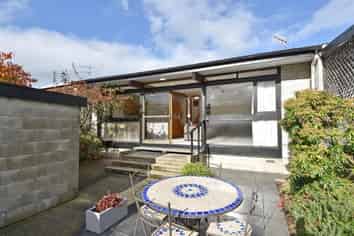 2/163 Queens Drive, Windsor