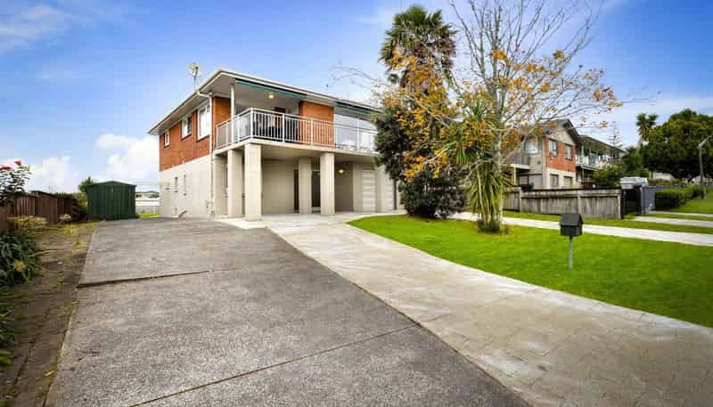 11 Jenelin Road, Glendene