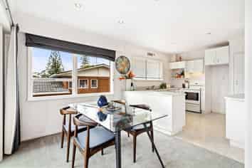 11 Jenelin Road, Glendene