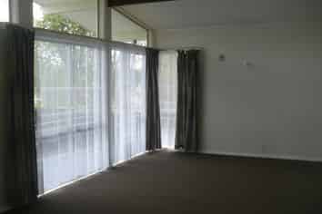 5 Triangle Road, Massey