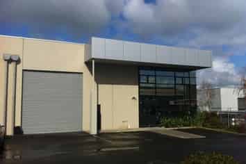 Refurbished High Stud Warehouse