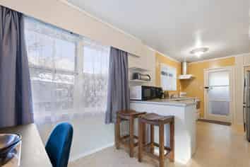 8 Roger Street, Pukehangi