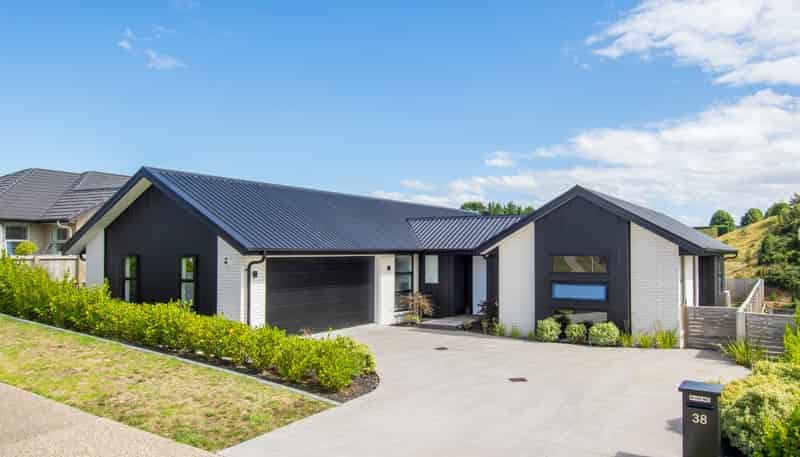 38 Puhirake Crescent, 