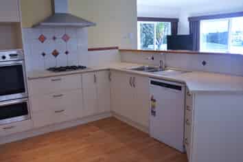 10 Rewa Road, Maraetai