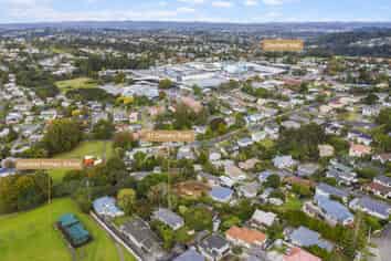 81 Chivalry Road, Glenfield