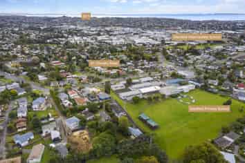 81 Chivalry Road, Glenfield