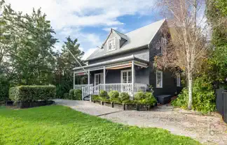 6 School Road, Riverhead