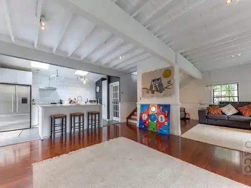 6 School Road, Riverhead