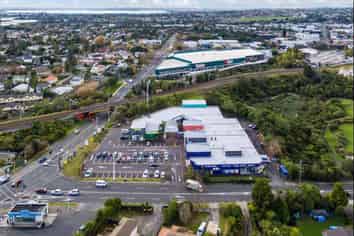 Small Retail in New Lynn