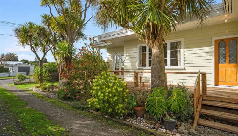 35 Kiharoa Street, Otaki Beach