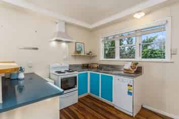 35 Kiharoa Street, Otaki Beach