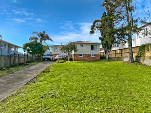 319 East Coast Road, Mairangi Bay