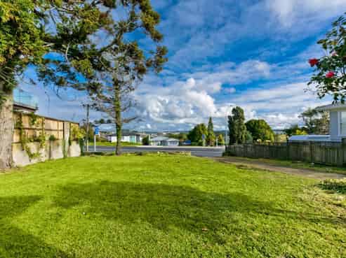 319 East Coast Road, Mairangi Bay