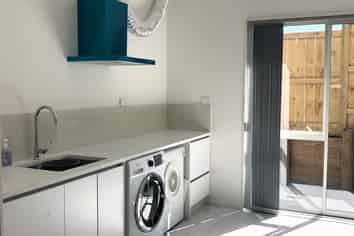 64 Taikura Ave, Red Beach