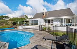 38 Cedar Terrace, Stanmore Bay