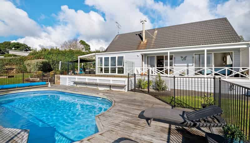 38 Cedar Terrace, Stanmore Bay