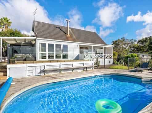 38 Cedar Terrace, Stanmore Bay