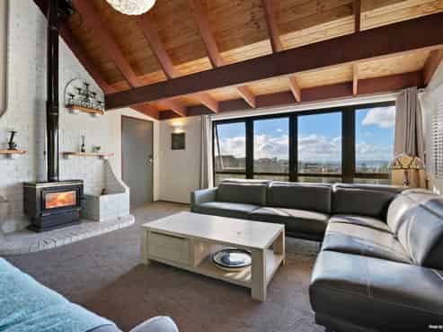 38 Cedar Terrace, Stanmore Bay