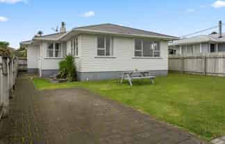 50 Cowling Road, Hurdon