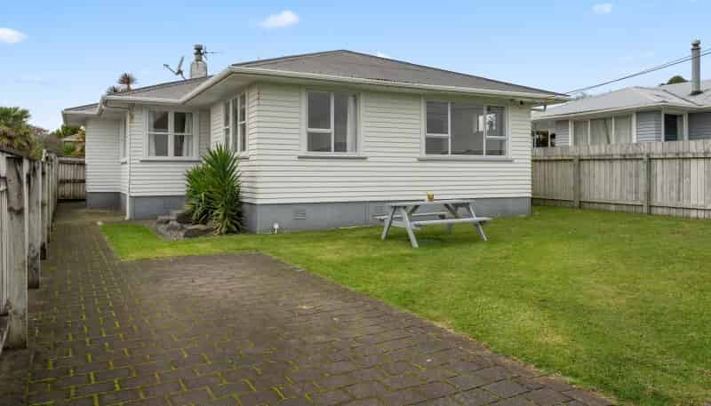 50 Cowling Road, Hurdon