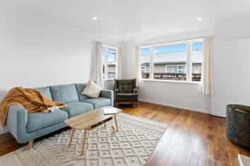 50 Cowling Road, Hurdon