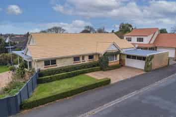 14 Dalethorpe Avenue, Fairfield