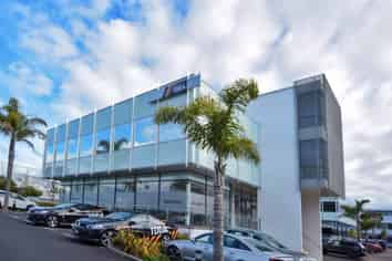 GROUND FLOOR OFFICE/ SHOWROOM