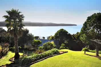 5 & 5a Cobourne Place, Port Waikato