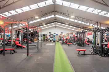 ROAD FRONT WAIRAU INDUSTRIAL + MOTORWAY EXPOSURE