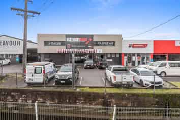 ROAD FRONT WAIRAU INDUSTRIAL + MOTORWAY EXPOSURE