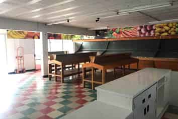 ROADSIDE RETAIL WITH AMPLE PARKING