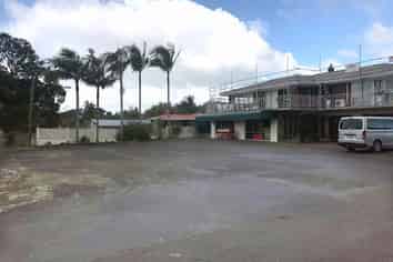 ROADSIDE RETAIL WITH AMPLE PARKING