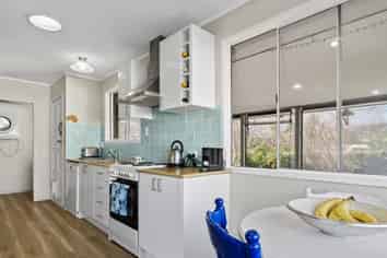 79 Alison Street, Mangakakahi