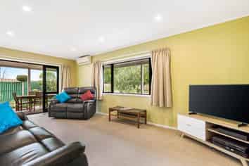 15 Nyssa Place, Totara Heights