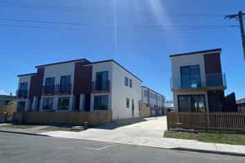 1 Sylvan Crescent, Te Atatu South