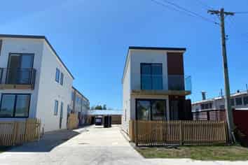 1 Sylvan Crescent, Te Atatu South