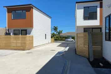 1 Sylvan Crescent, Te Atatu South