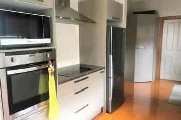 R2/423 Queens Drive, Windsor