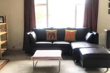 R2/423 Queens Drive, Windsor